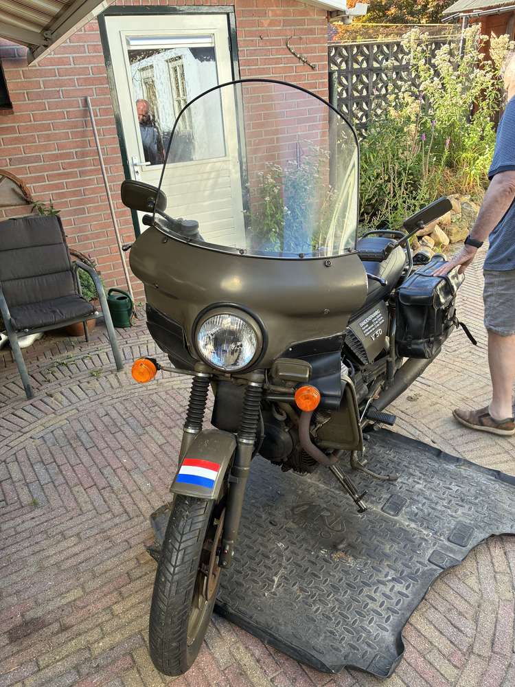 Moto Guzzi V 50