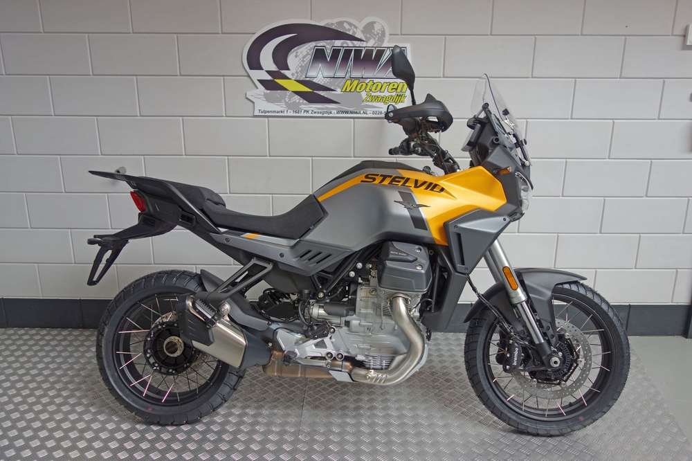 Moto Guzzi Stelvio 1200