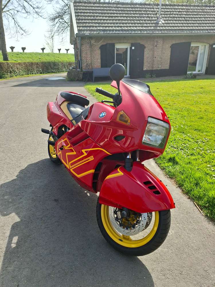 BMW K1