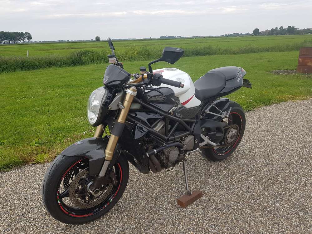 MV Agusta Brutale 910S