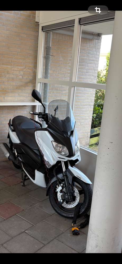 Yamaha XMAX 250