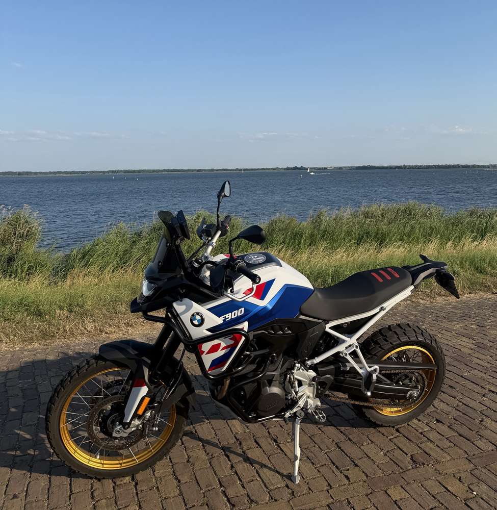 BMW F 900 GS