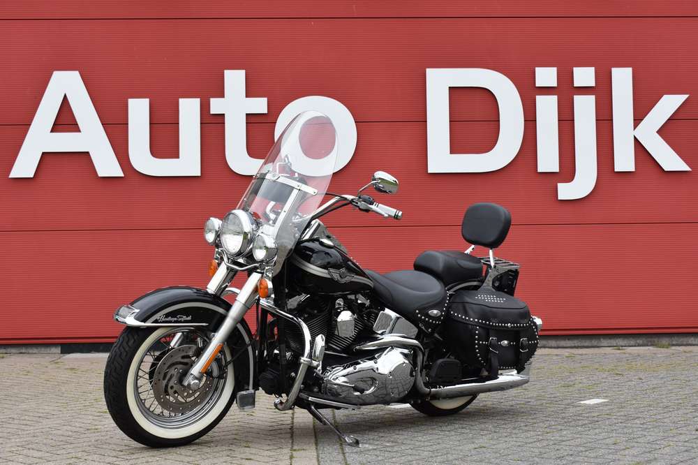 Harley-Davidson FLSTC Heritage Softail Classic