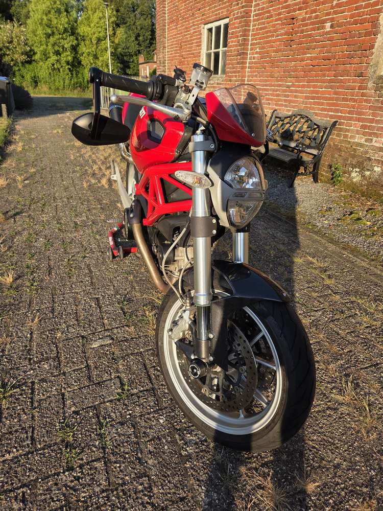 Ducati Monster 1100 EVO