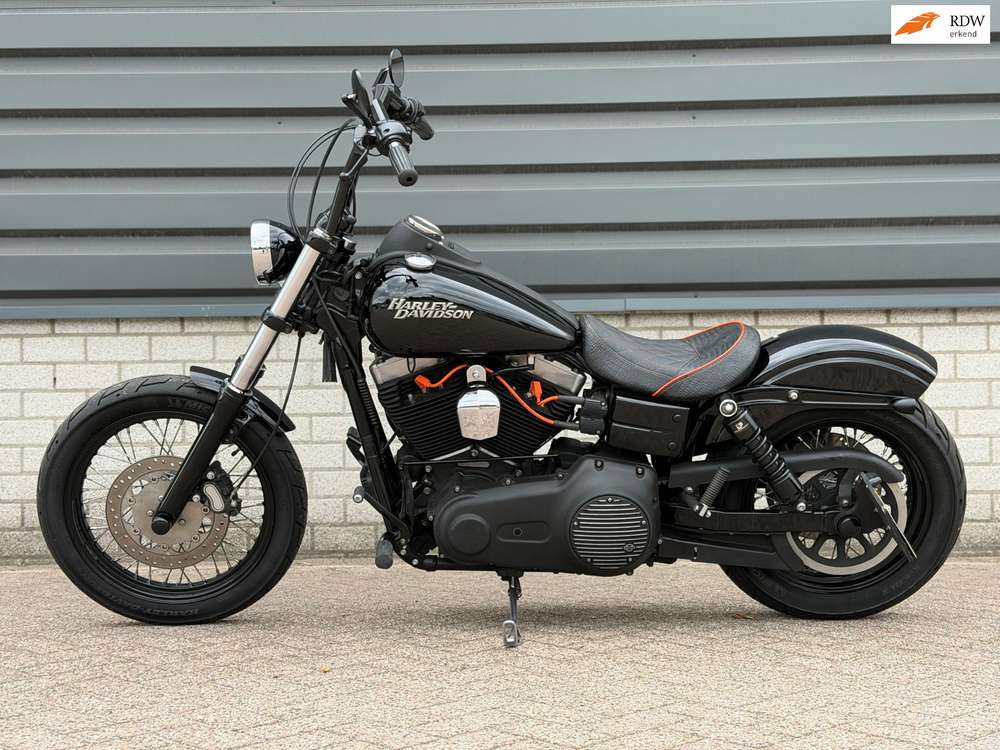Harley-Davidson FXDBI Dyna Street Bob