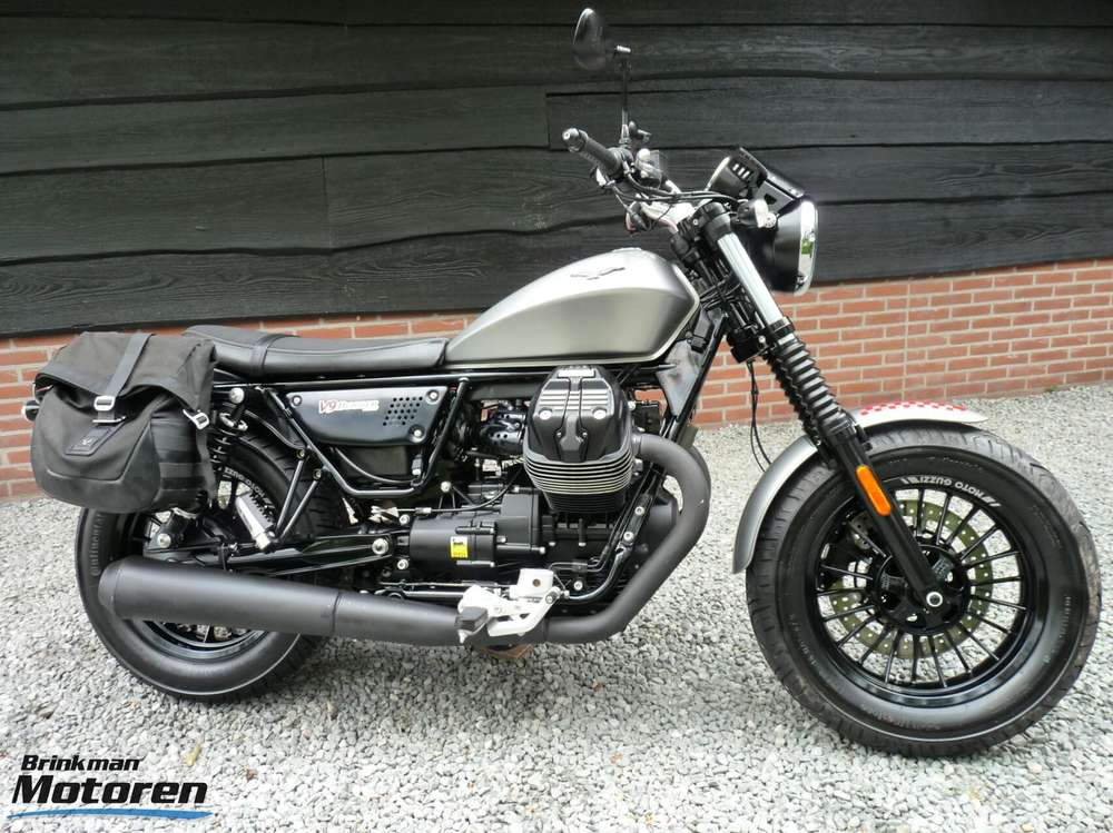 Moto Guzzi V9 Bobber