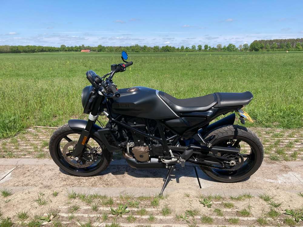 Husqvarna Svartpilen 701