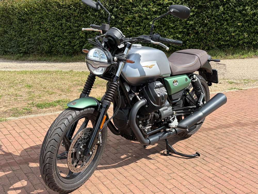 Moto Guzzi V7 850 Stone