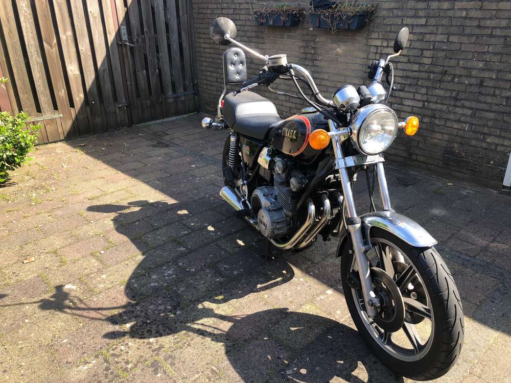 Yamaha XS 750SE