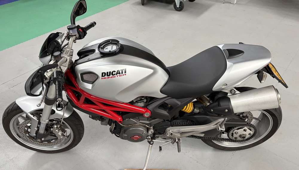 Ducati Monster 1100
