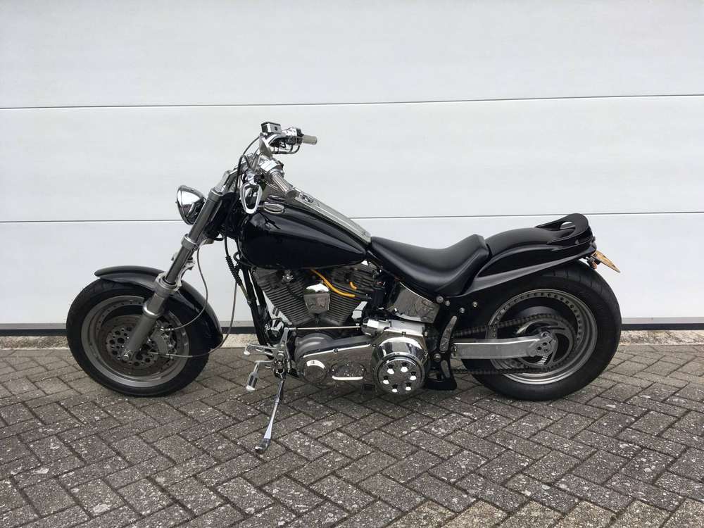 Harley-Davidson FXSTC Softail Custom