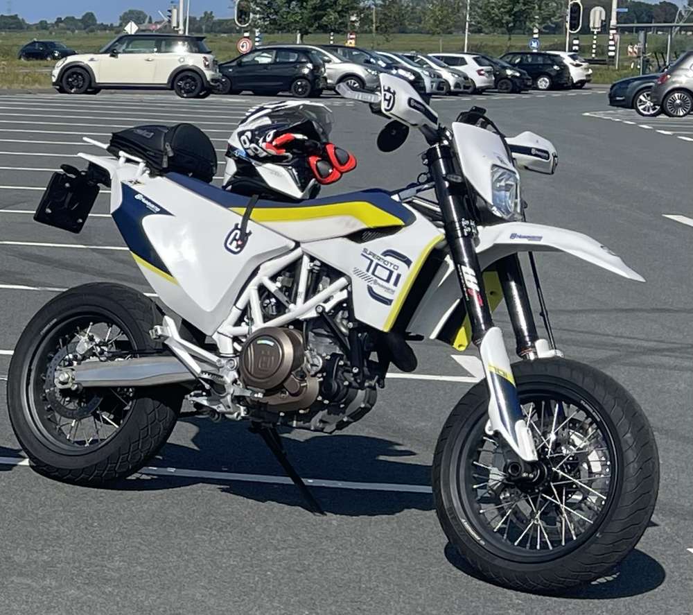 Husqvarna Supermoto 701
