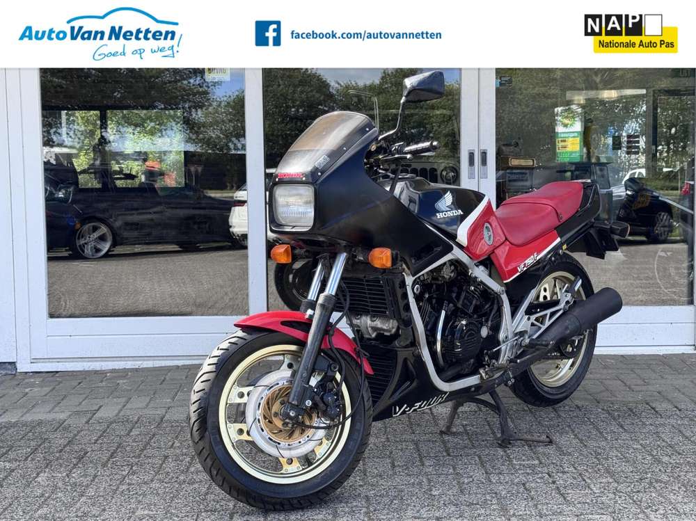 Honda VF 750F Interceptor