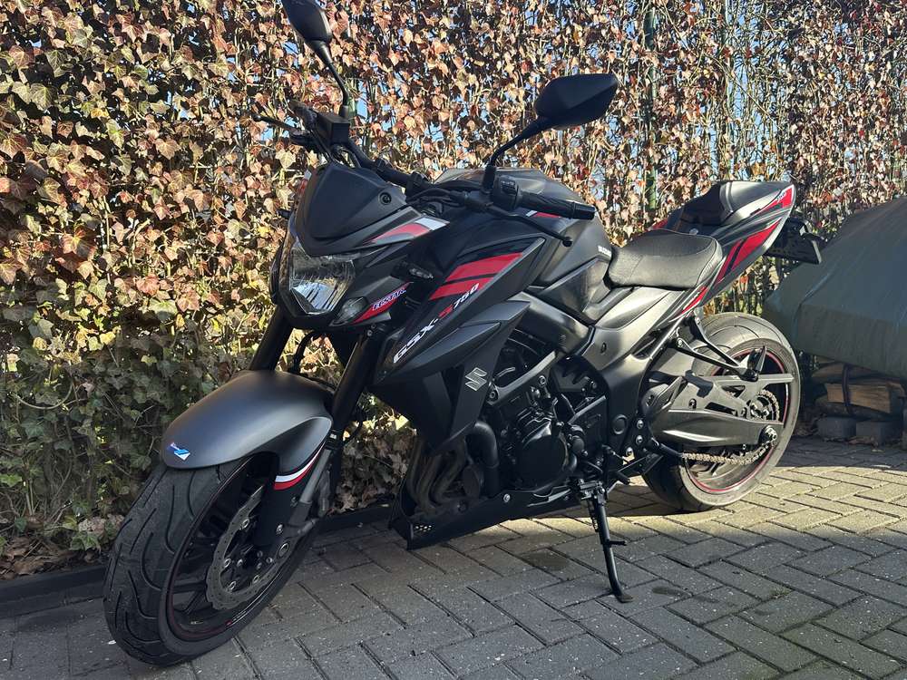 Suzuki GSX 750S