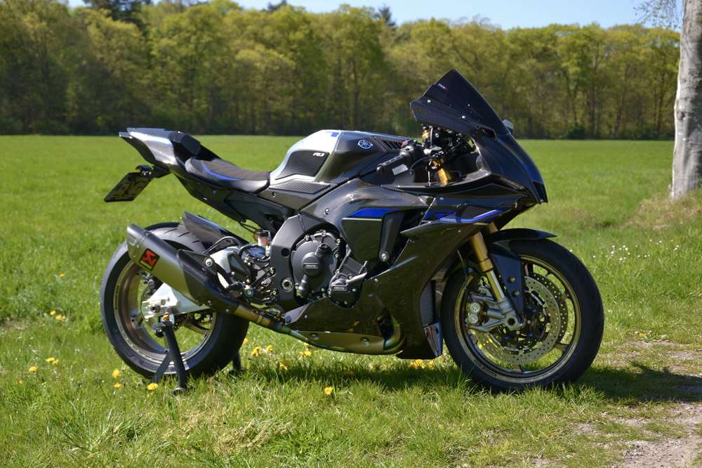 Yamaha YZF R1M