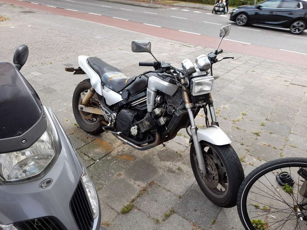 Yamaha FZX 750