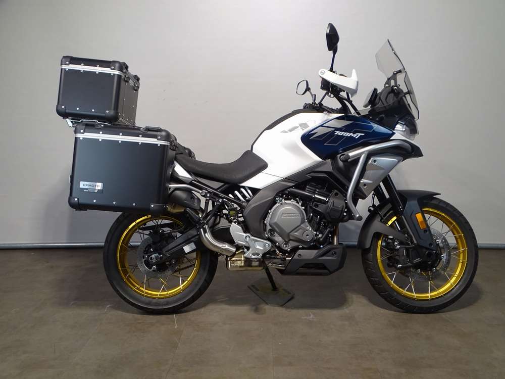 CFMOTO 700 MT Adventure