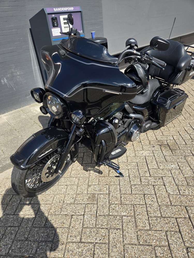 Harley-Davidson FLHTCU Electra Glide Ultra Classic