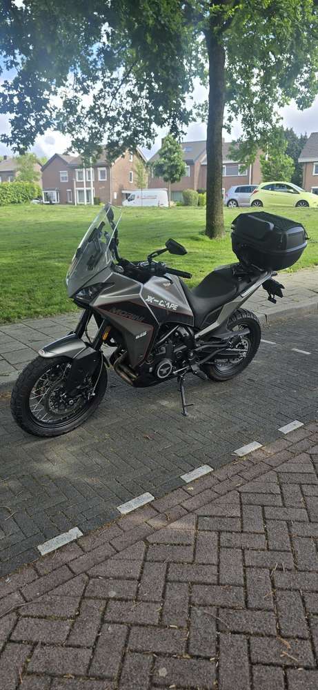 Moto Morini X-CAPE