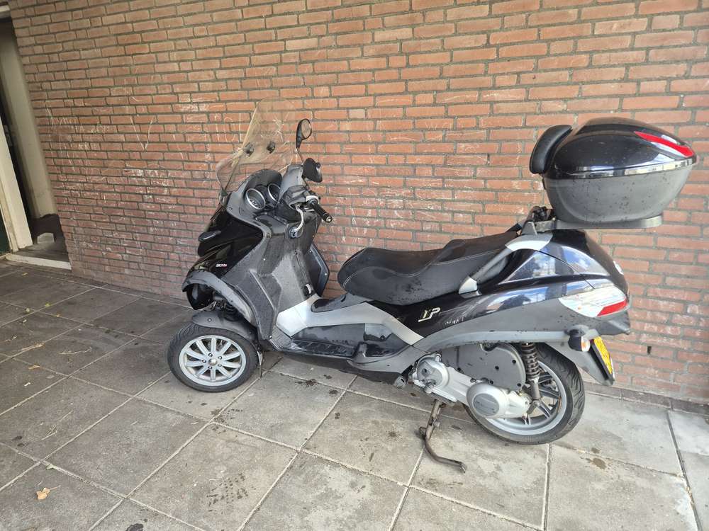 Piaggio MP3 250