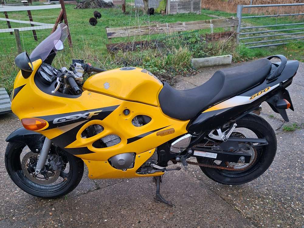 Suzuki GSX 600F