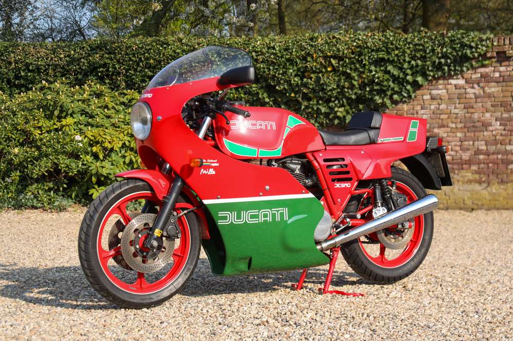 Ducati 900 MHR (Mike Hailwood Replica)