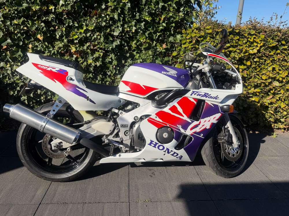 Honda CBR 400F