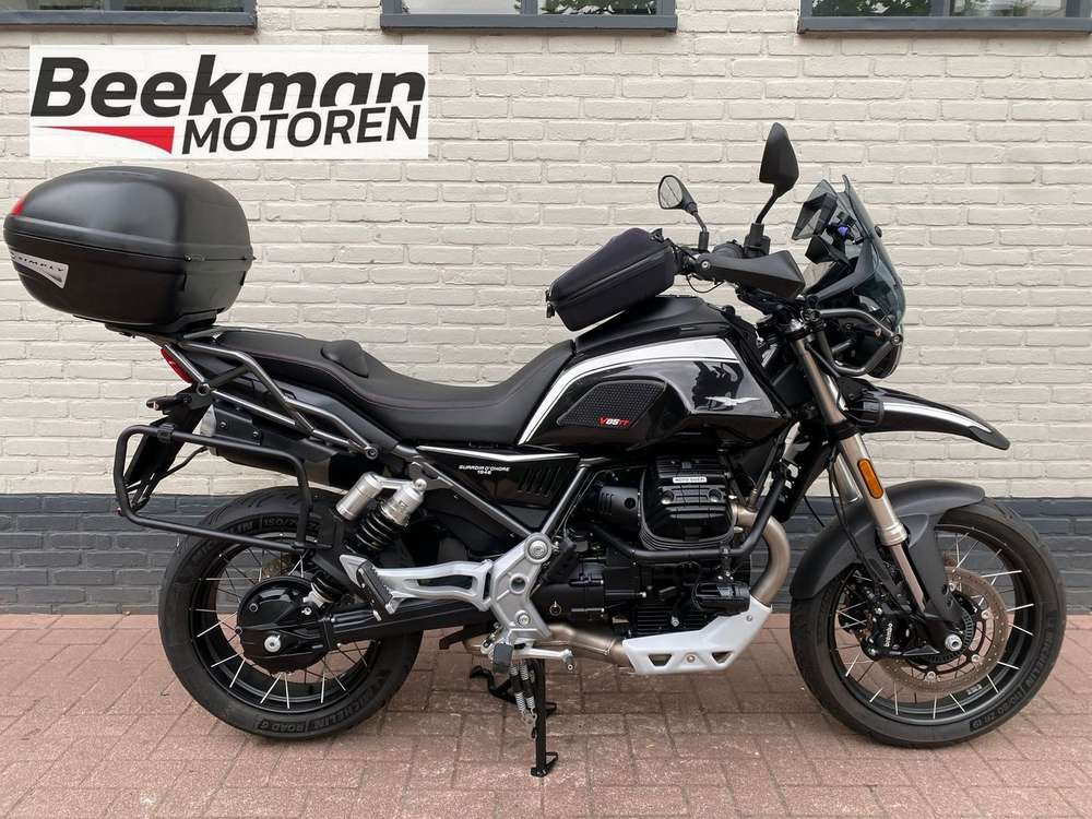 Moto Guzzi V85 TT Evocative