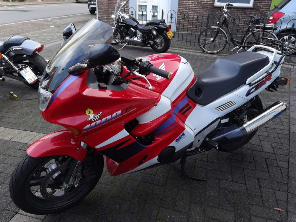 Honda CBR 1000F