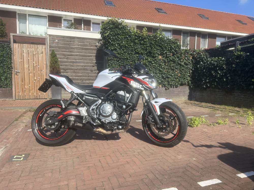 Kawasaki Z 650RS