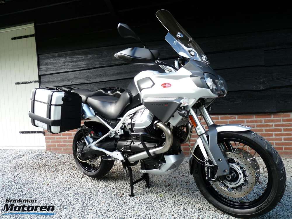 Moto Guzzi Stelvio 1200