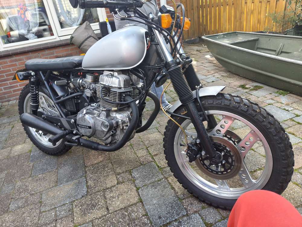 Honda CB 400