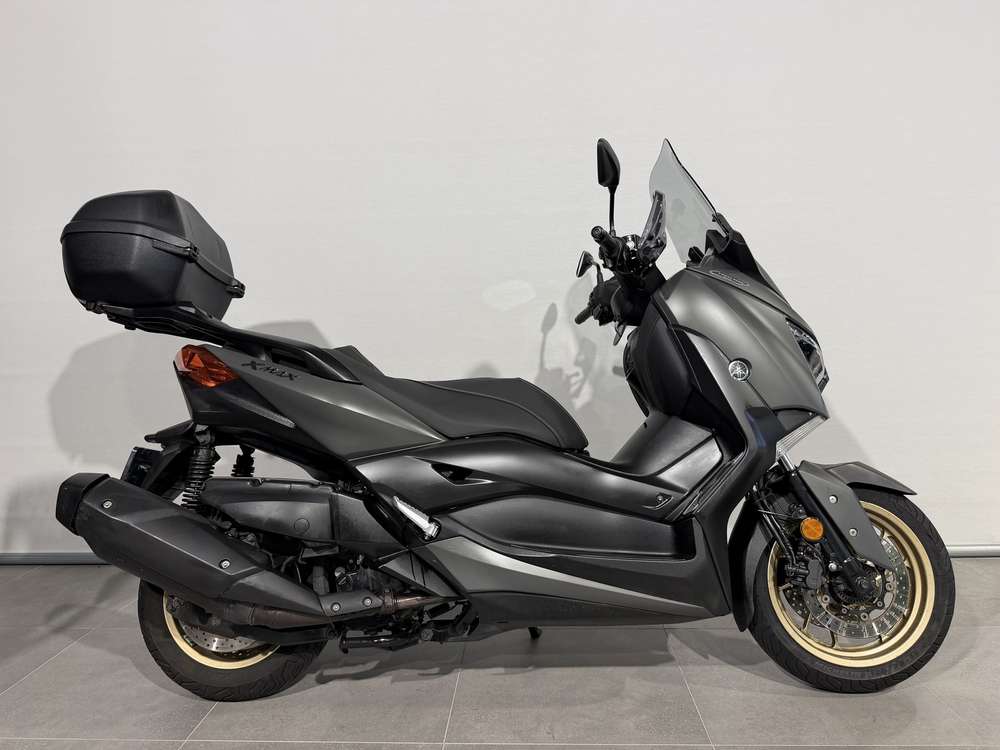 Yamaha XMAX 400