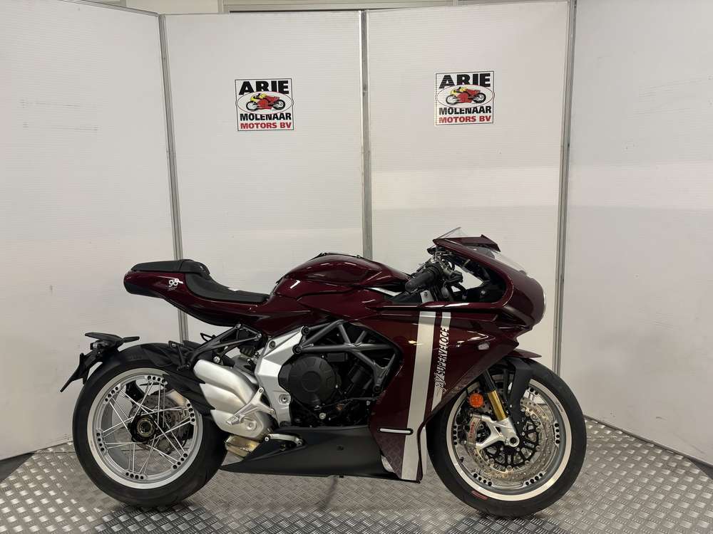 MV Agusta Superveloce 800