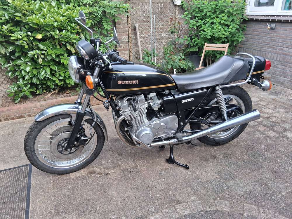 Suzuki GS 750