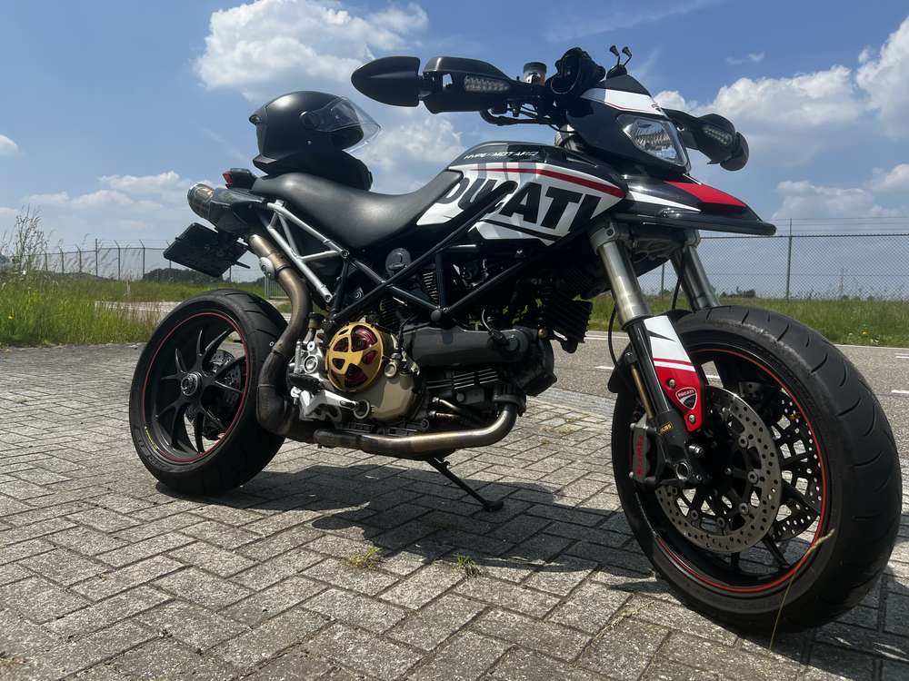 Ducati Hypermotard 1100S