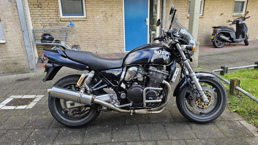Suzuki GSX 750 Inazuma