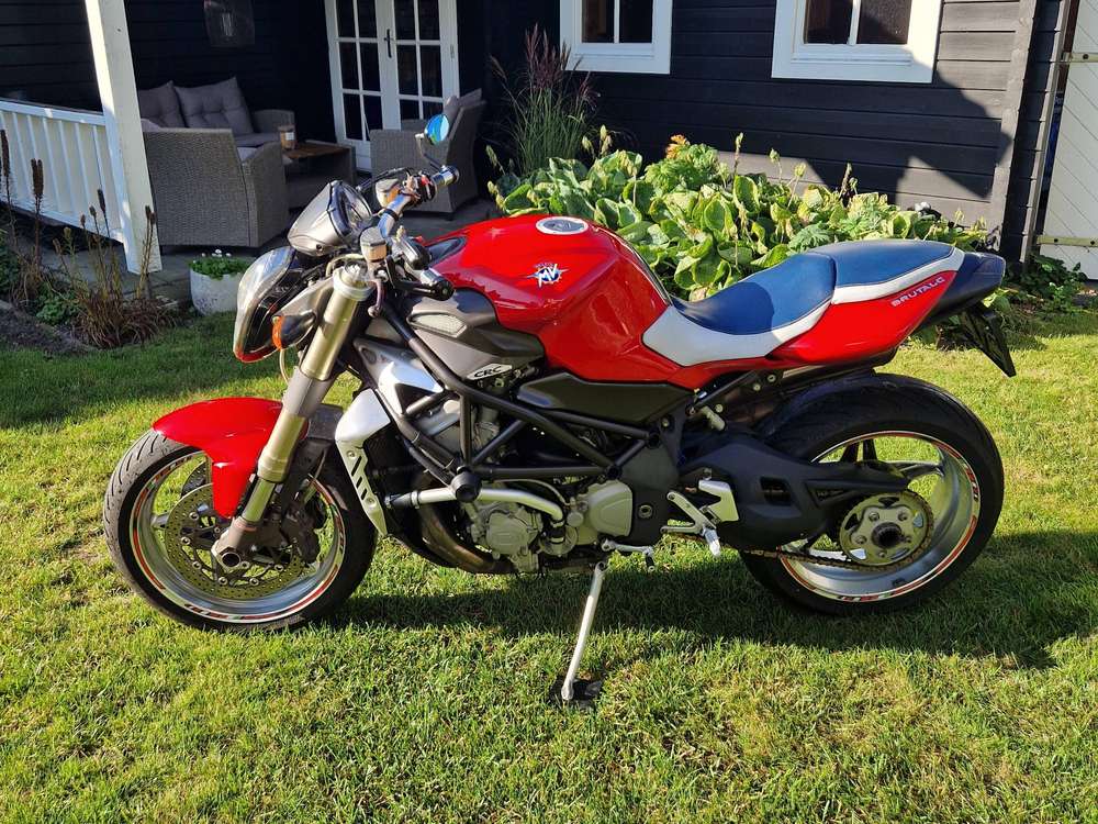 MV Agusta BRUTALE 750