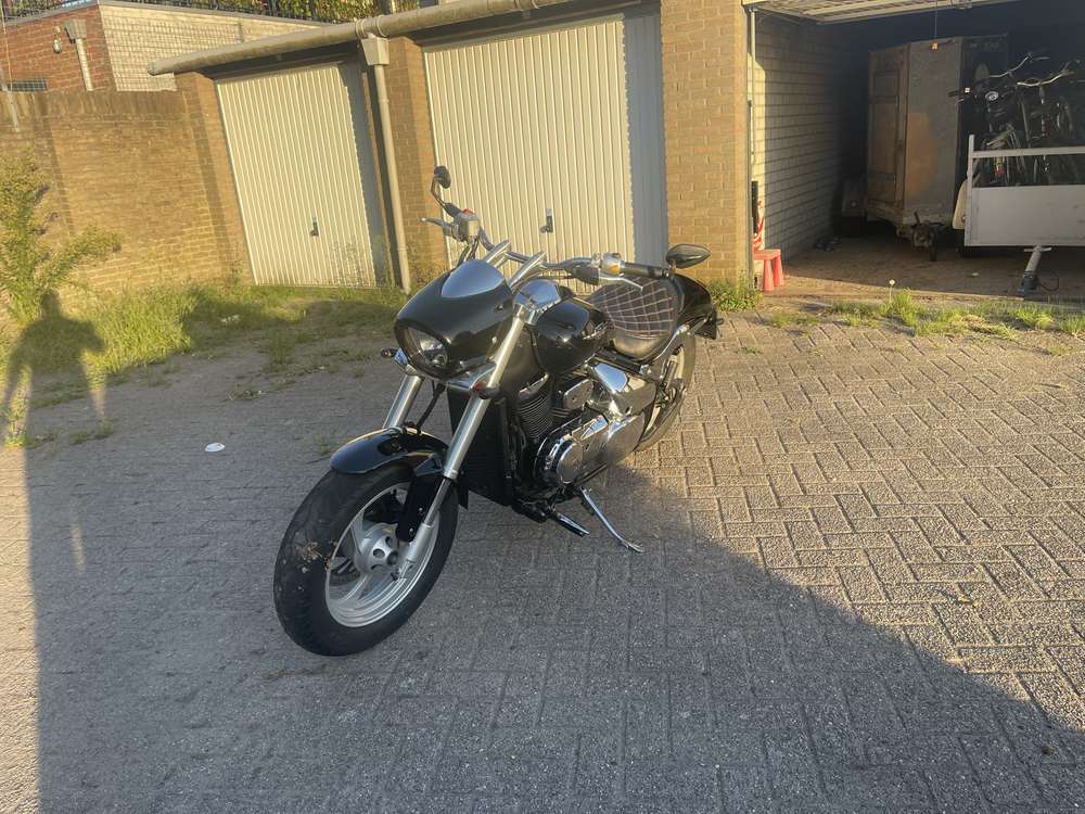 Suzuki Intruder M800