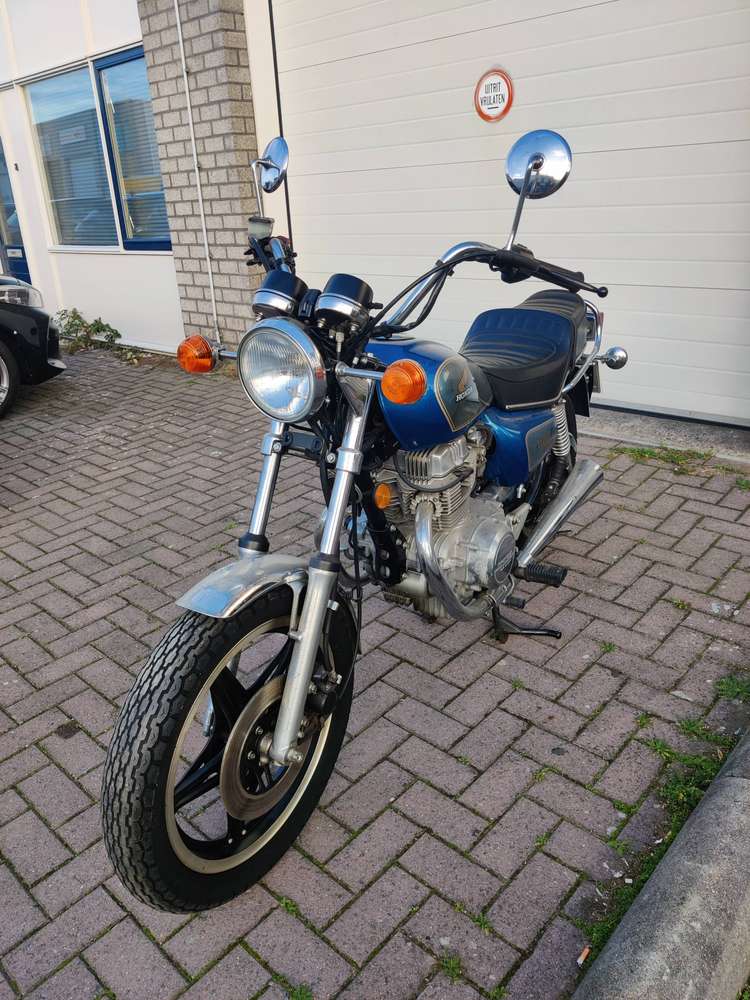 Honda CM 400T