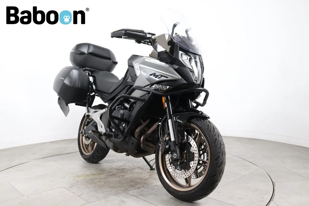 CFMOTO 700 MT