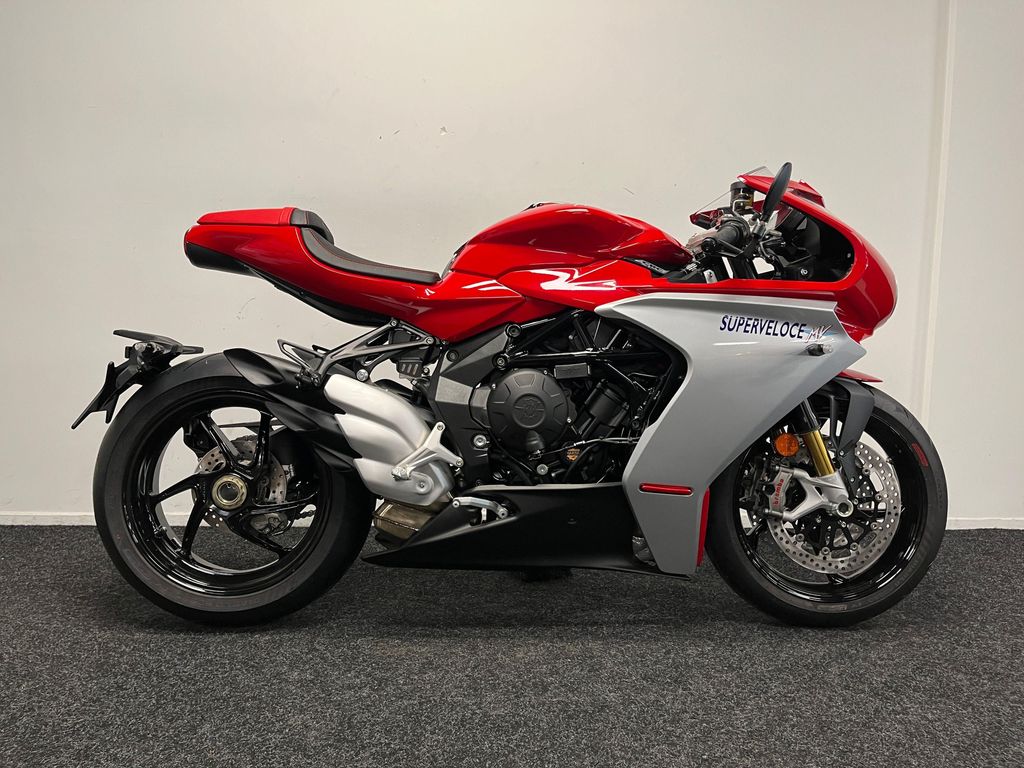 MV Agusta Superveloce 800