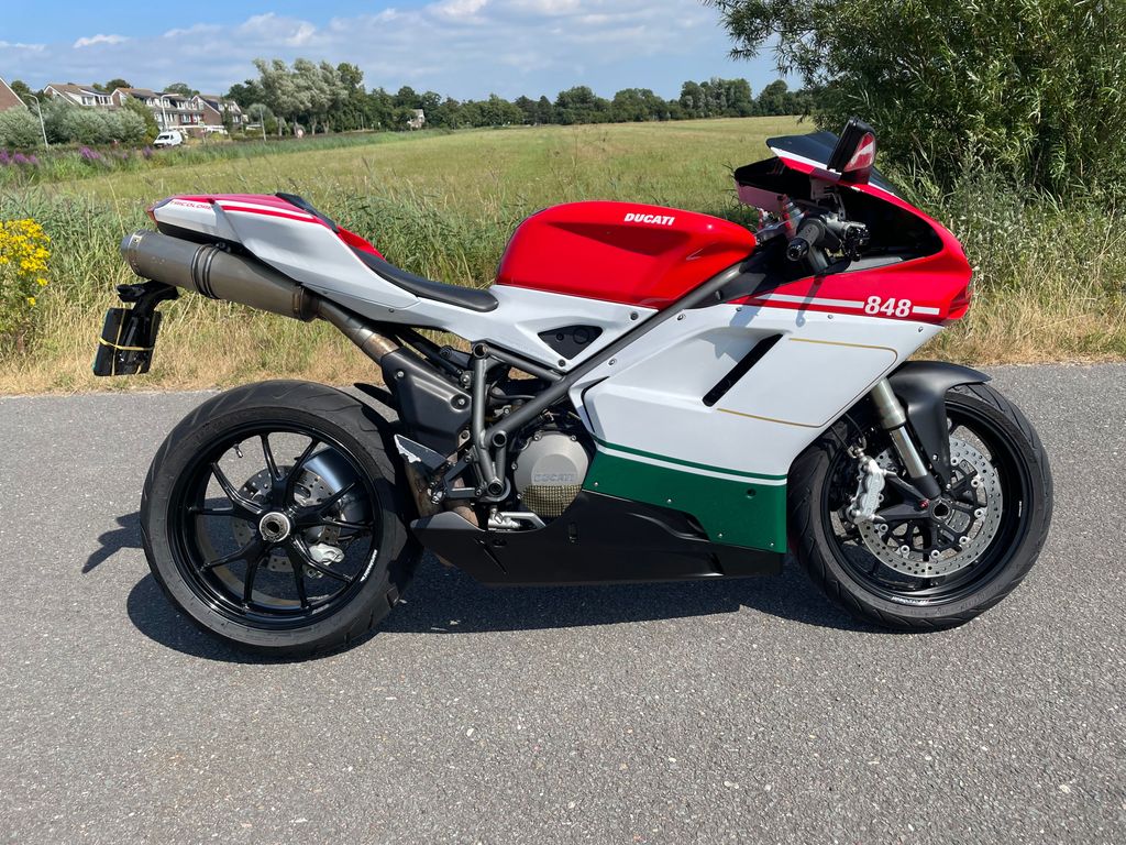 Ducati 848