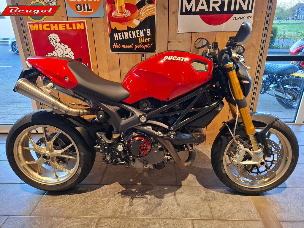 Ducati Monster 1100S