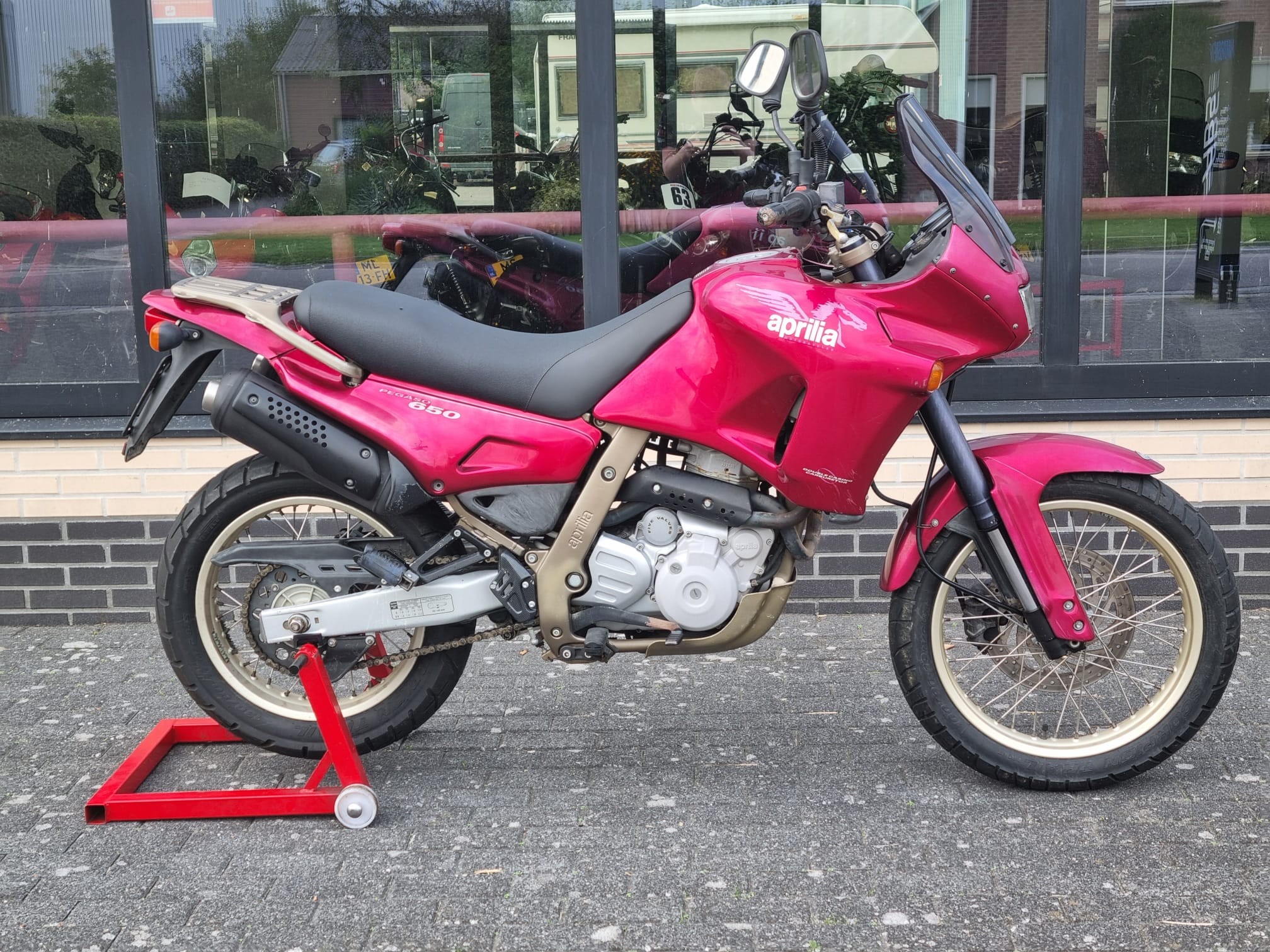 Aprilia Pegaso 650