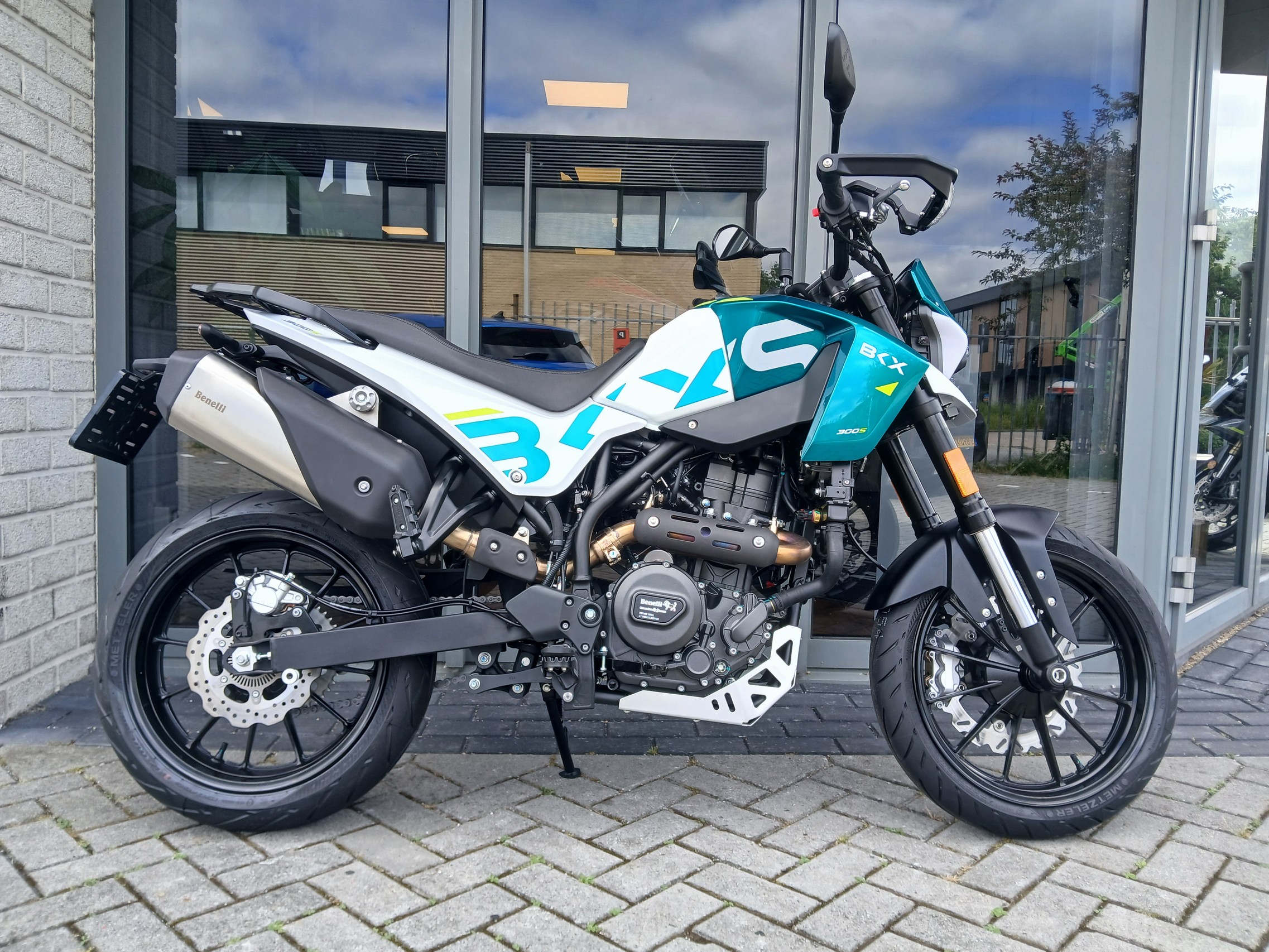 Benelli BKX 300 S