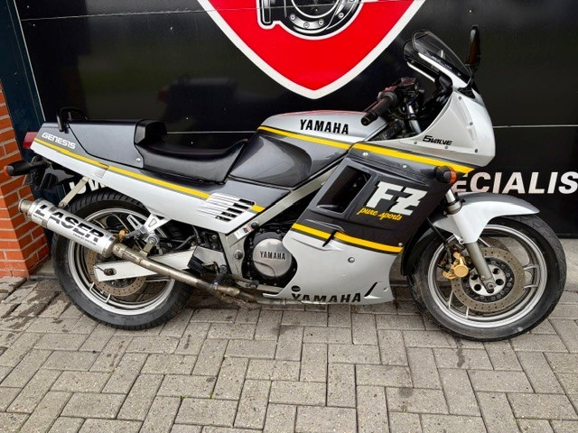Yamaha FZ 750 Genesis