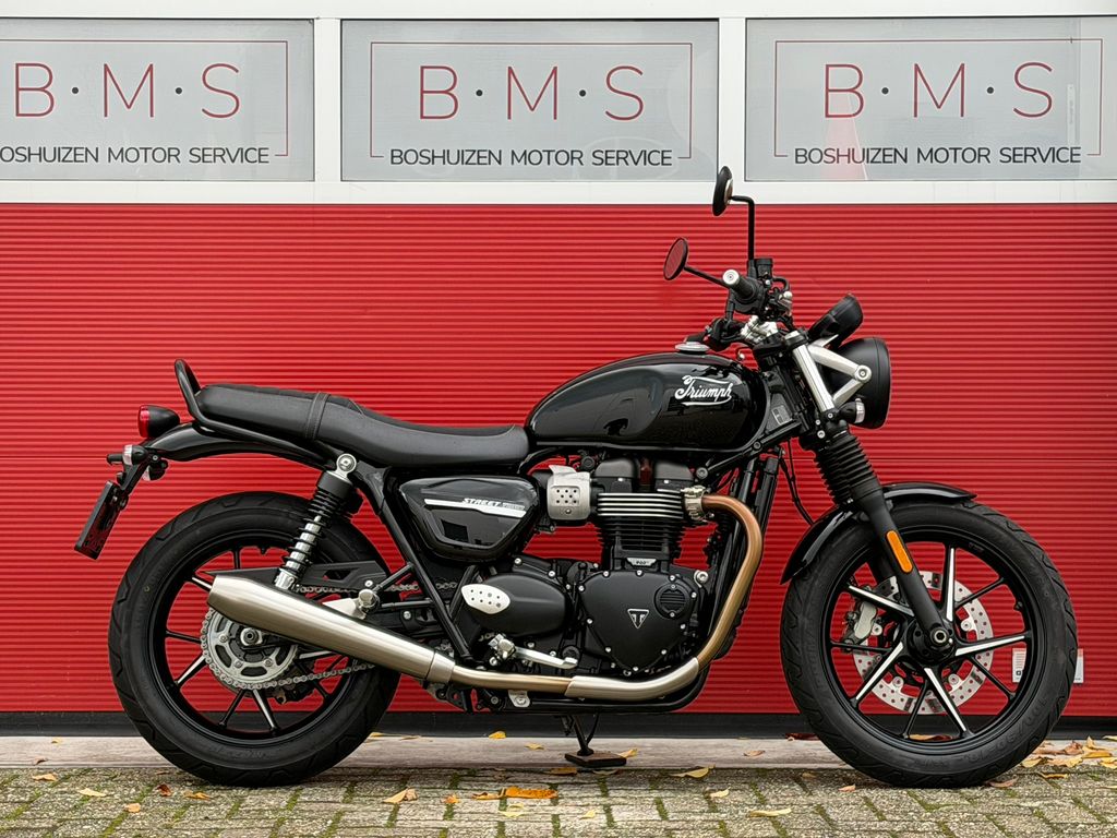 Triumph Street Twin