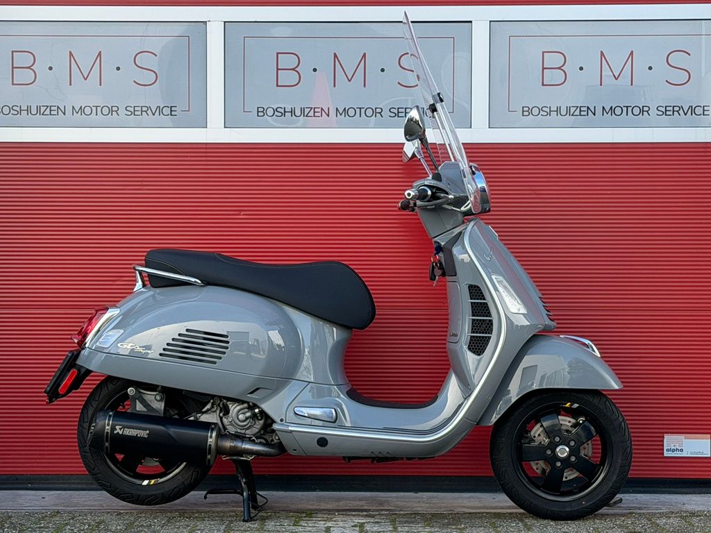 Vespa GTS 300