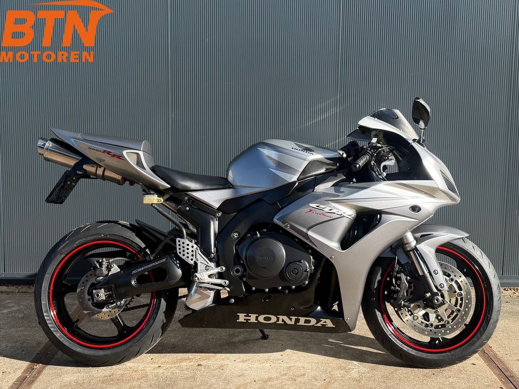 Honda CBR 1000RR Fireblade